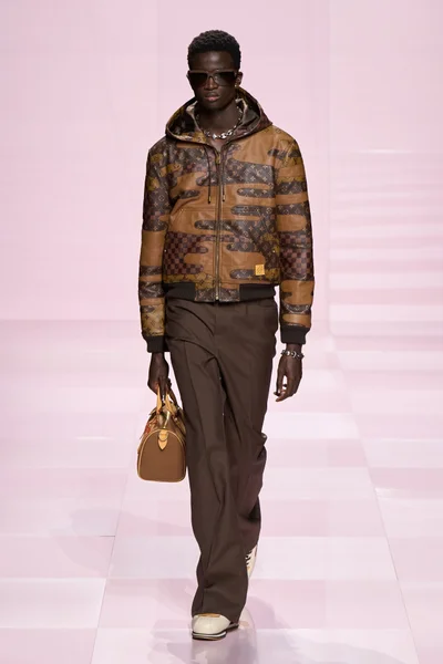 Look 14